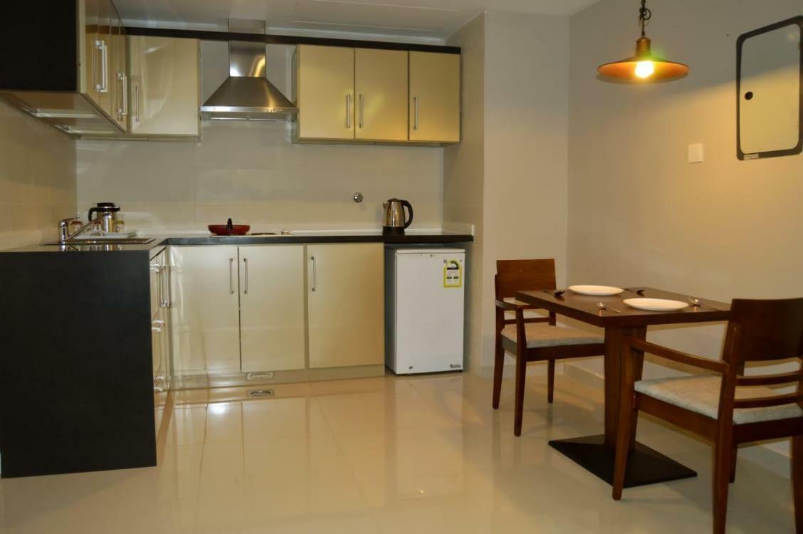 Yara Suites Бурайда Екстериор снимка